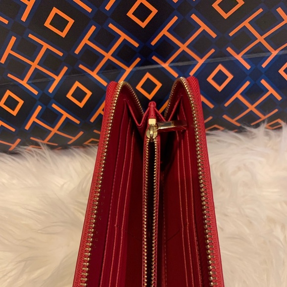 NWOT Authentic Tory Burch Emerson Zip Wallet - Picture 8 of 8
